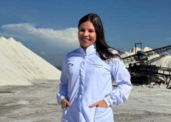 Mossoroense conclui doutorado com pesquisa inovadora sobre potencial cicatrizante de planta adaptada à Caatinga