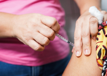 Mossoró abre vacinação em shopping e UBSs com horário estendido nesta sexta e sábado