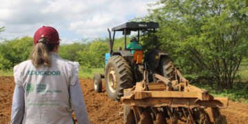 Agricultores da zona rural de Mossoró participam de curso sobre operação de tratores