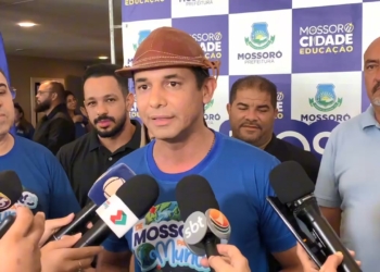 Prefeito de Mossoró anuncia reajuste salarial para professores da rede municipal