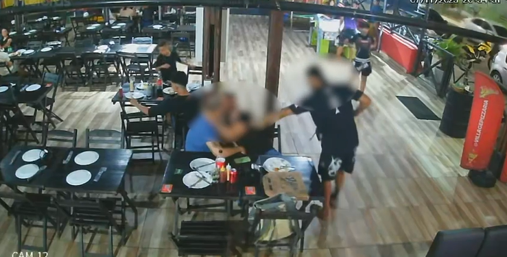 Lutador é indiciado por homofobia em pizzaria de Parnamirim