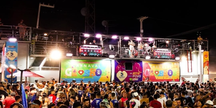 Confira a programação do Carnaval deste domingo (15) em Areia Branca, Grossos, Upanema e Assú