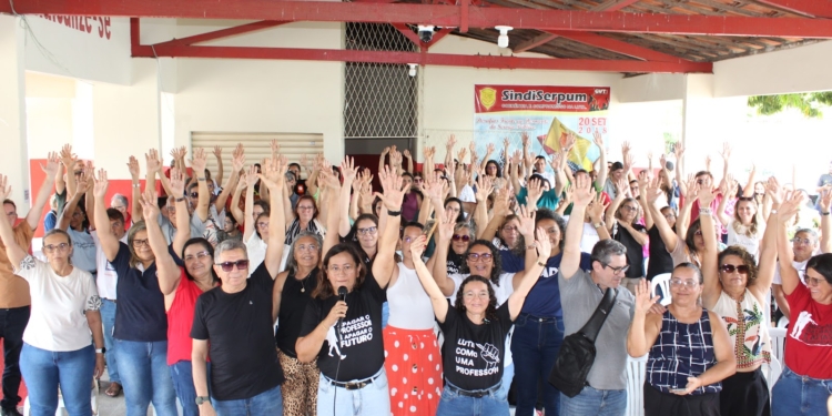 Professores da rede municipal de Mossoró aprovam parada de advertência