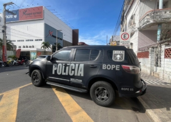 Operação Perjúrio prende dois PMs do Ceará suspeitos de atentado contra casa de vereadora em Caraúbas