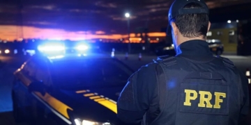 PRF recupera veículo roubado durante fiscalização na BR-304 em Mossoró