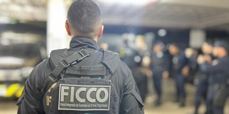 FICCO/RN prende investigados e apreende armas em operação contra organização criminosa