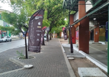 Fiscalização libera calçadas no entorno do Vuco-Vuco em Mossoró