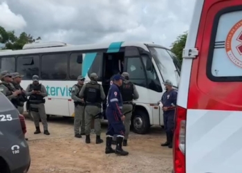 Motorista é encontrado morto dentro de ônibus no Alto de São Manoel, em Mossoró